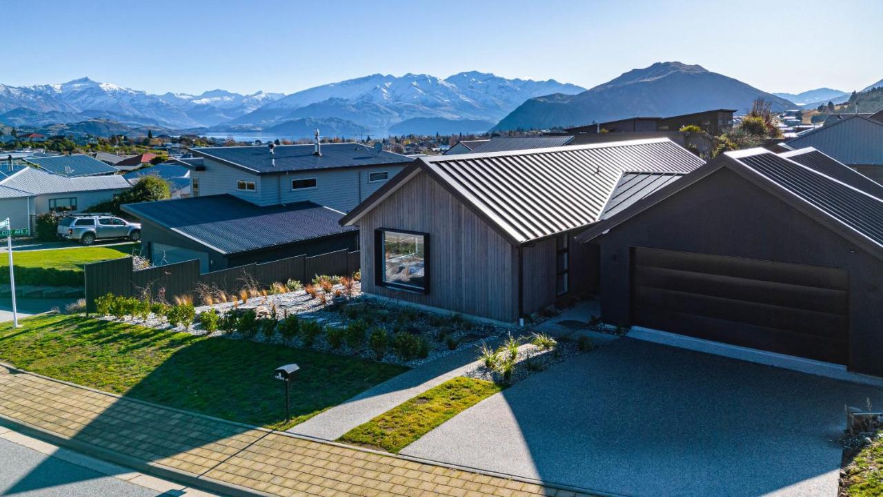 Kikorangi Mountain Vista Villa Уанака Екстериор снимка