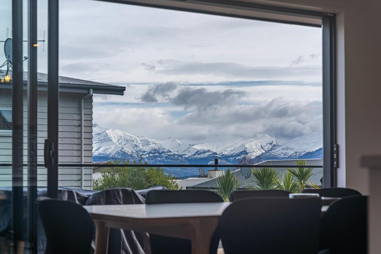 Kikorangi Mountain Vista Villa Уанака Екстериор снимка