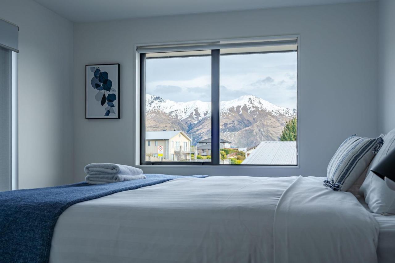 Kikorangi Mountain Vista Villa Уанака Екстериор снимка